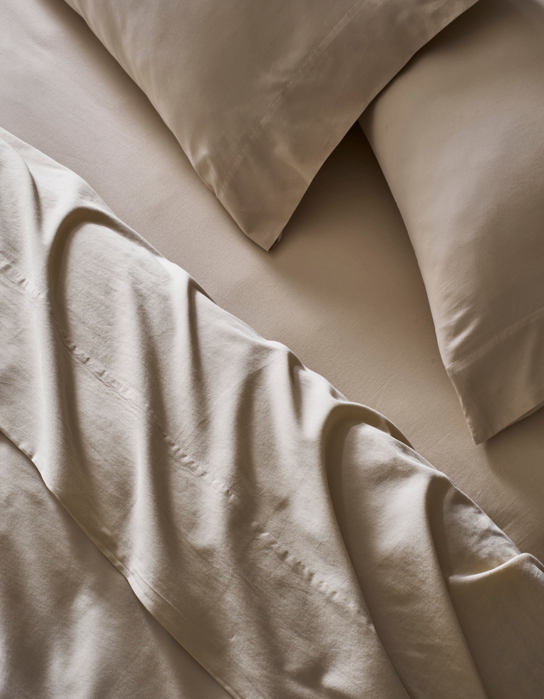 Soft-Wash Cotton Bedding Deluxe Bundle - Down Alternative - Image 9