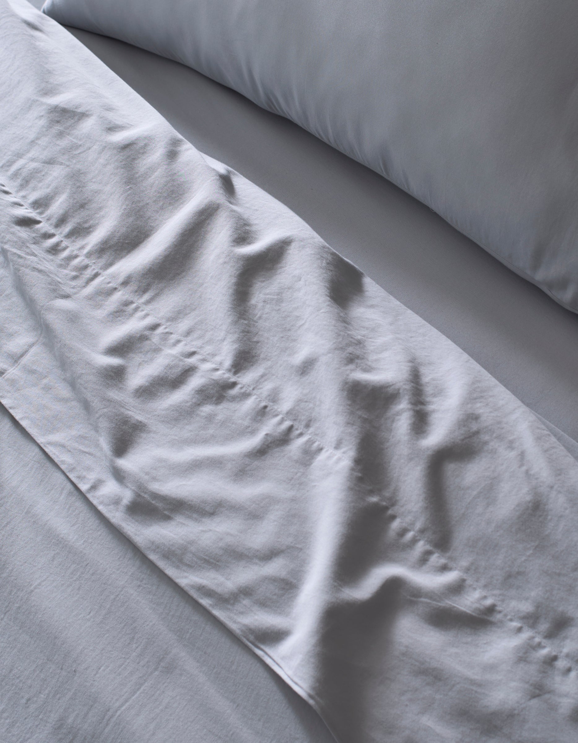 Soft-Wash Cotton Bedding Deluxe Bundle - Down Alternative - Image 3