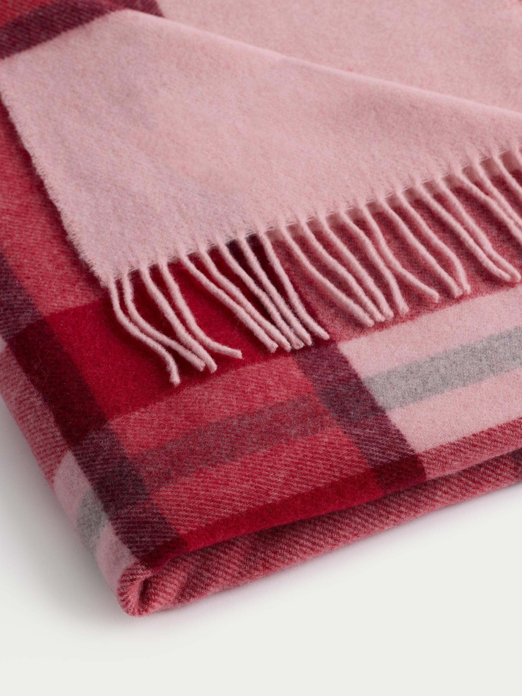 Lucca Throw - Last Chance - Image 14