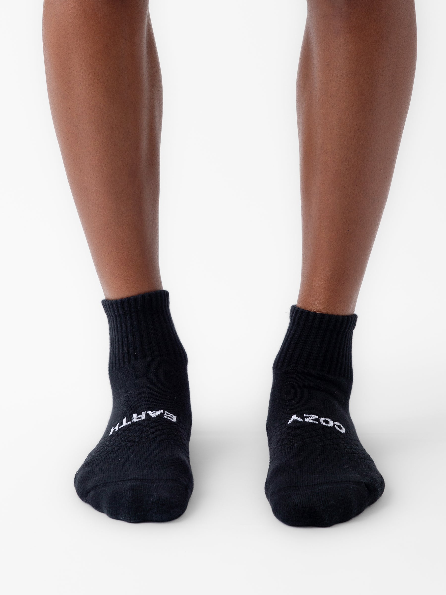 Women's Essential Quarter Sock 8-Pack - Image 9
