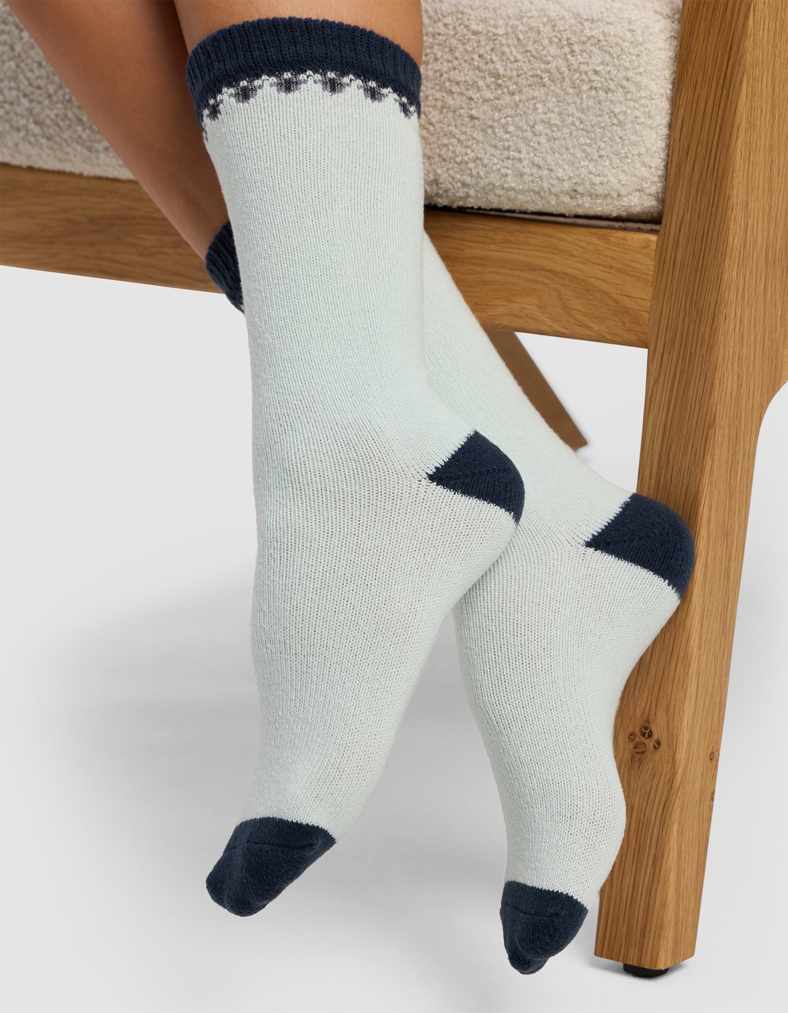 Mistletoe Plush Lounge Calf Sock - Last Chance - Image 8